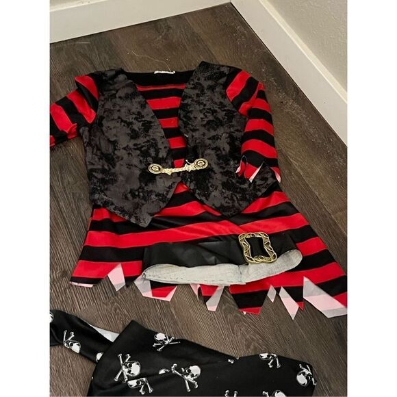 Pirate Girl Renegade Child Costume Size Medium 8/10 - Picture 4 of 6